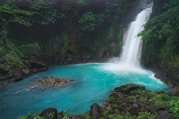 Wasserfall in der Flut