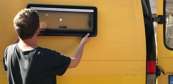 fensterposition-auswahl-fuer-den-transporter-bumblebee