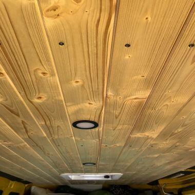Verkleidete Decke des Lieferwagens „Bumblebee“