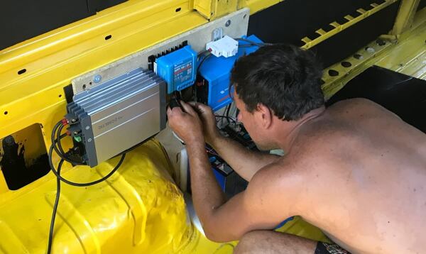 Anschluss der Elektroinstallation – Bumblebee